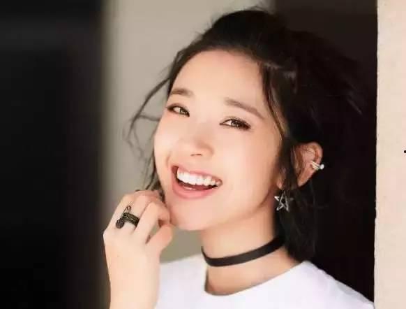 娱乐吃瓜君 唐艺昕,娱乐圈的甜蜜瓜果，揭秘她的爱情与事业